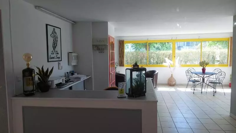 호텔 Logis Hôtel Le Clos Saint Loup