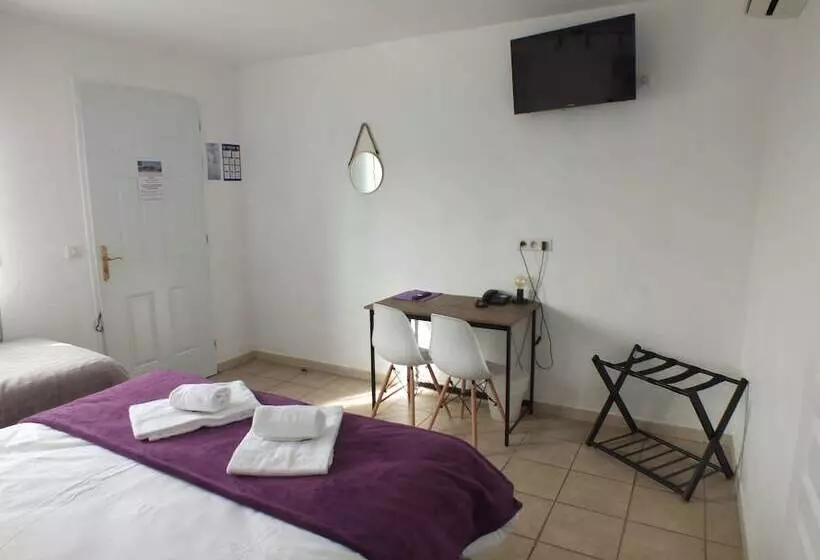 호텔 Logis Hôtel Le Clos Saint Loup