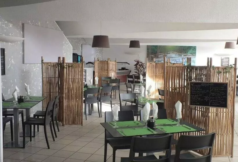 호텔 Logis Hôtel Le Clos Saint Loup