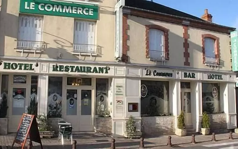 Отель Hôtel Le Commerce