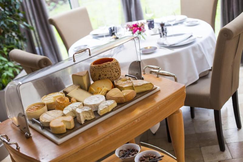 Hotel Logis Hostellerie Des Clos Et Restaurant Bistrot Des Grands Crus