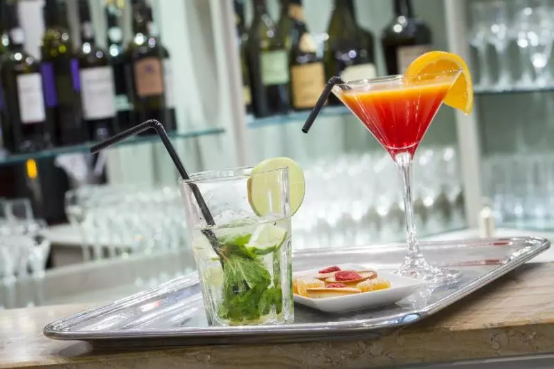 Отель Logis Hostellerie Des Clos Et Restaurant Bistrot Des Grands Crus