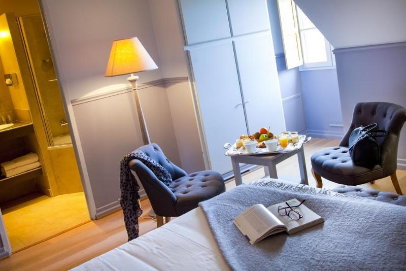 Hotel Logis Hostellerie Des Clos Et Restaurant Bistrot Des Grands Crus