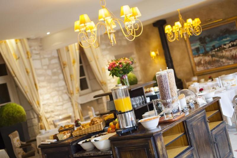 Hotel Logis Hostellerie Des Clos Et Restaurant Bistrot Des Grands Crus