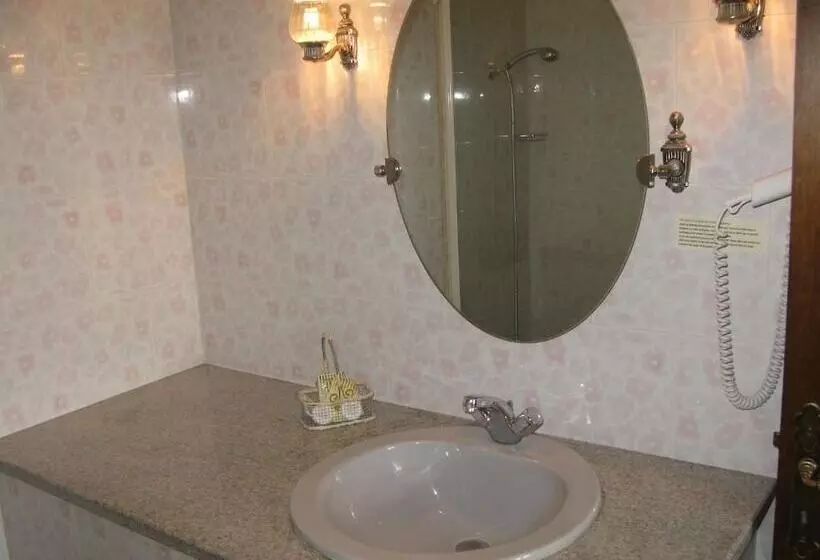 酒店 Logis Hôtel Restaurant Les Géraniums