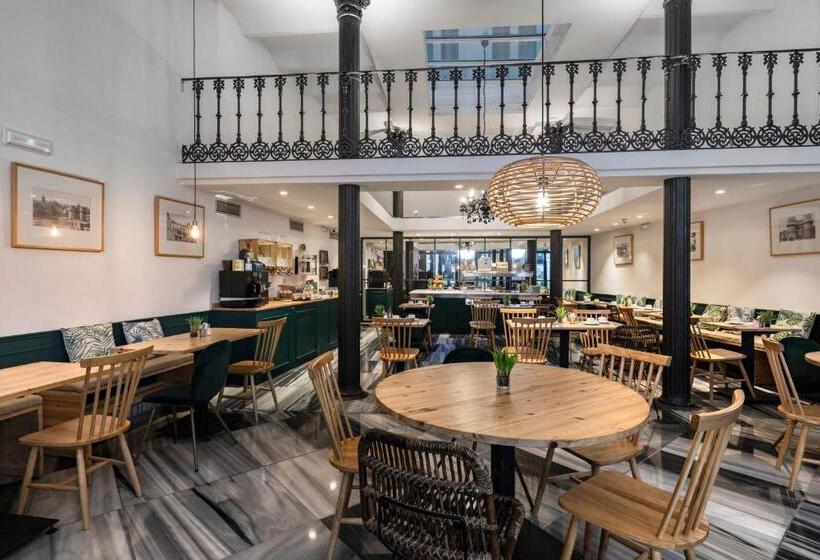 هتل Petit Palace Plaza De La Reina