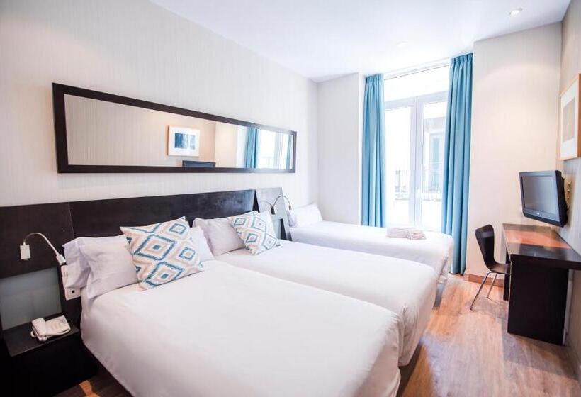 هتل Petit Palace Plaza De La Reina