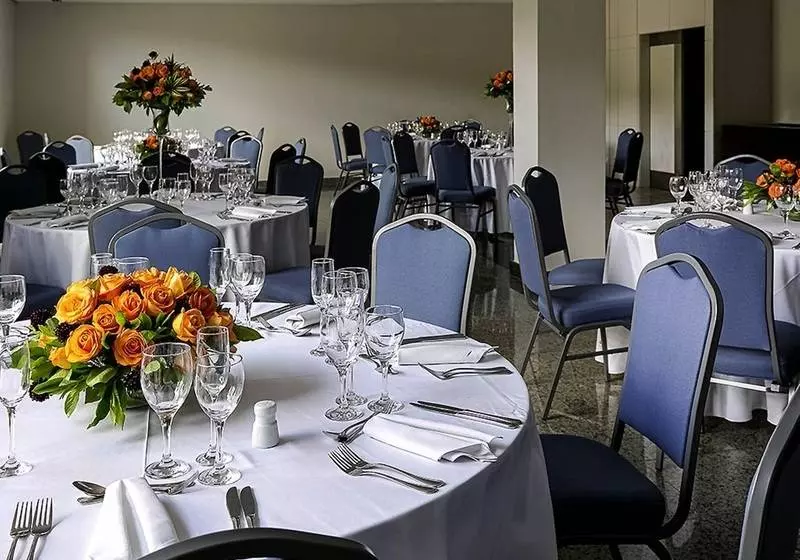 בית מלון כפרי Pullman Sao Paulo Guarulhos Airport