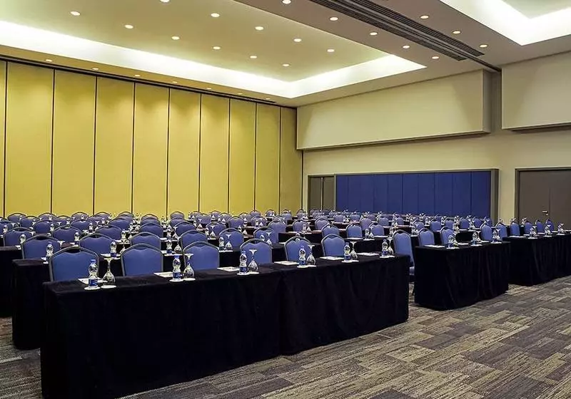 בית מלון כפרי Pullman Sao Paulo Guarulhos Airport