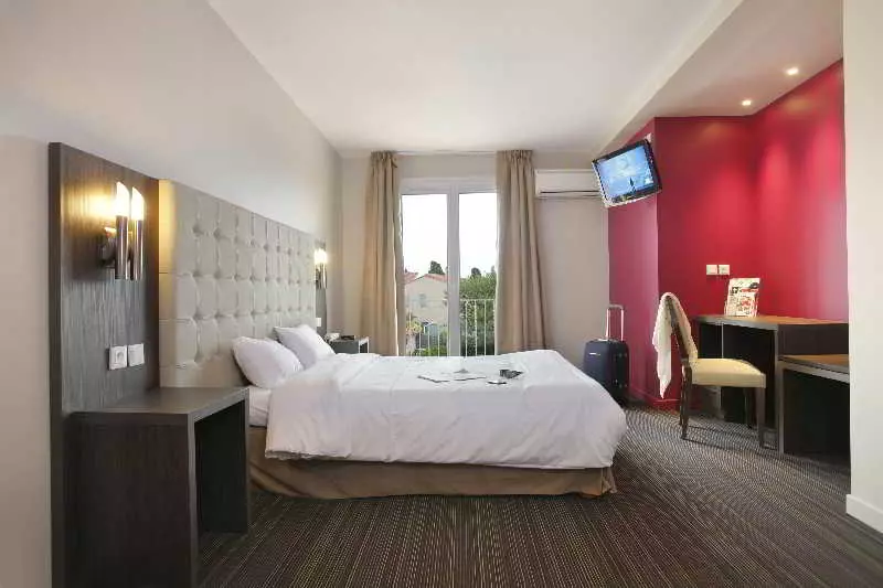 Inter Hotel Le Grillon D'or