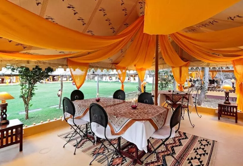 Hotelli Ramthara Fort