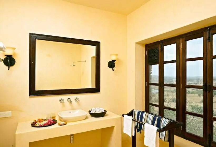 Hotelli Ramthara Fort