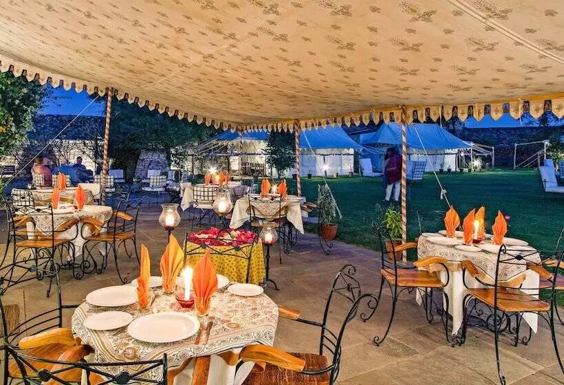 Hotelli Ramthara Fort