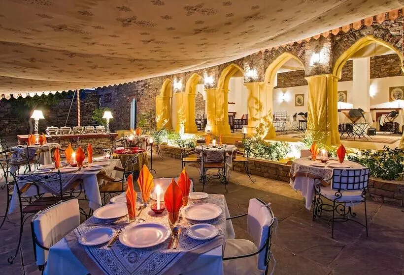 Hotelli Ramthara Fort