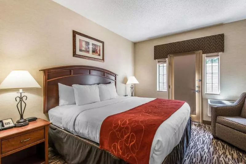 ホテル Comfort Suites Golden West On Evergreen Parkway