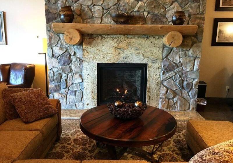 Hotel Comfort Suites Golden West On Evergreen Parkway