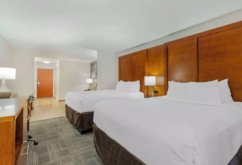 ホテル Comfort Suites Golden West On Evergreen Parkway