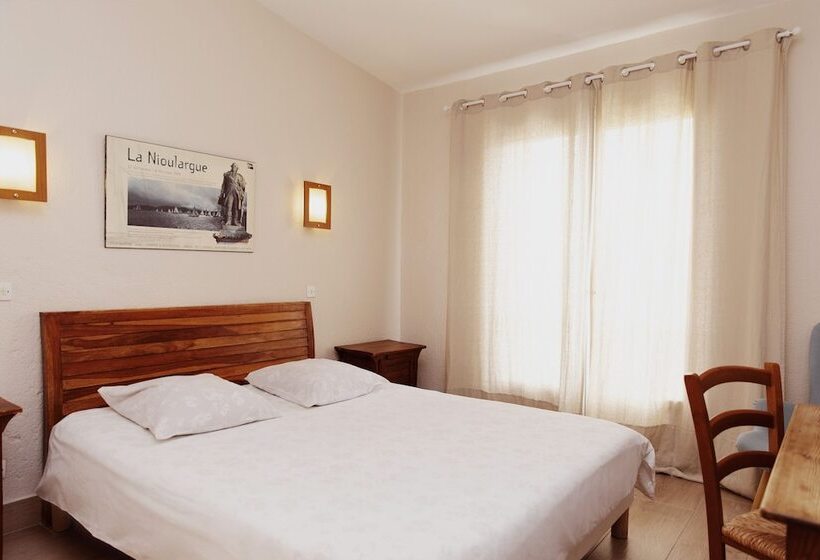 בית מלון כפרי Coq