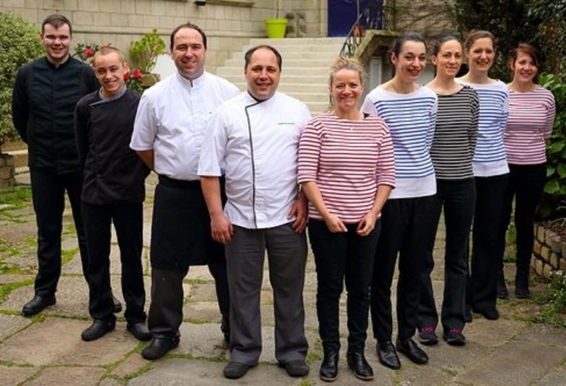 호텔 Hôtel De France   Restaurant L Insolite