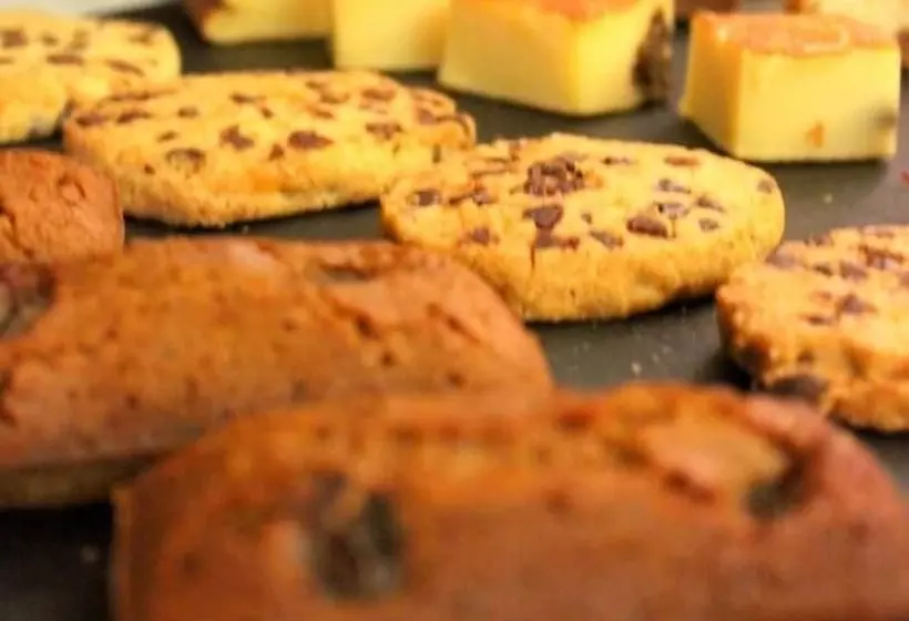 בית מלון כפרי Hôtel De France   Restaurant L Insolite