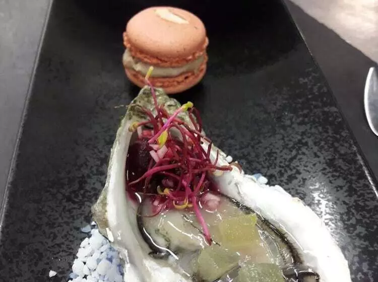 בית מלון כפרי Hôtel De France   Restaurant L Insolite