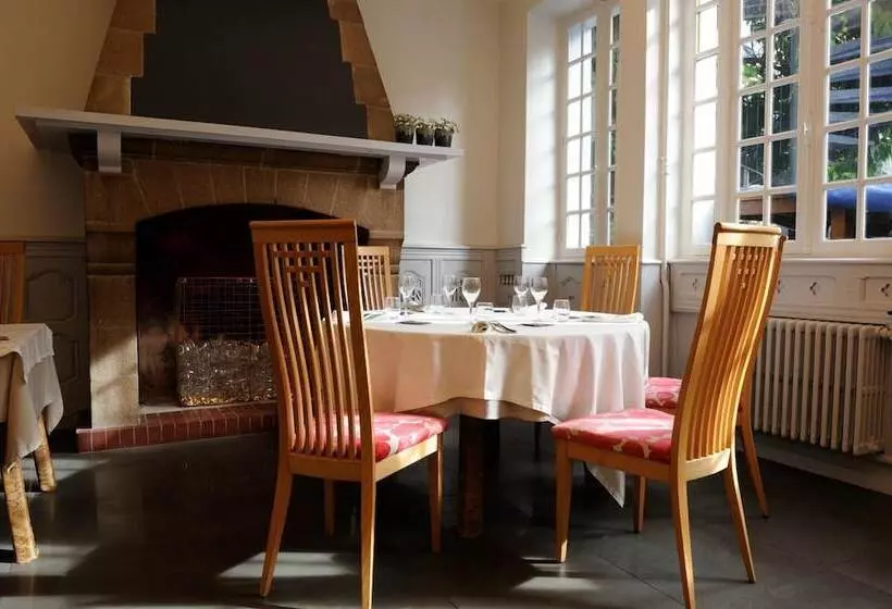 בית מלון כפרי Hôtel De France   Restaurant L Insolite