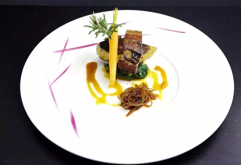 בית מלון כפרי Hôtel De France   Restaurant L Insolite