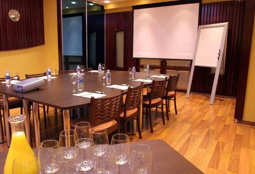 ホテル Hôtel Restaurant L Hirondelle