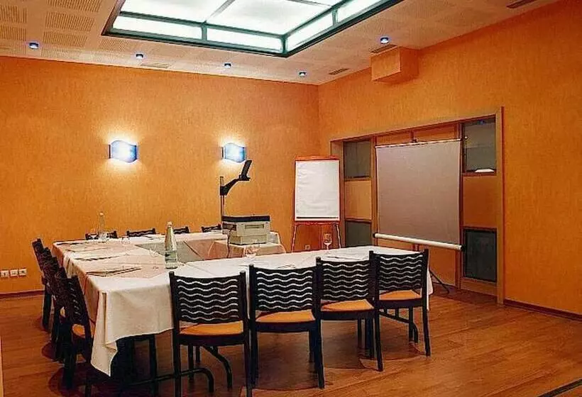 호텔 Hôtel Restaurant L Hirondelle