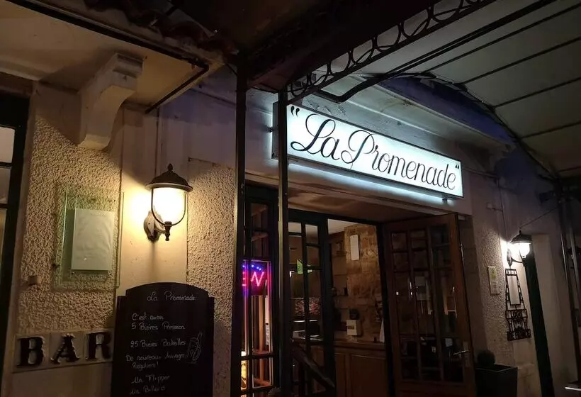 ホテル Hôtel Restaurant La Promenade
