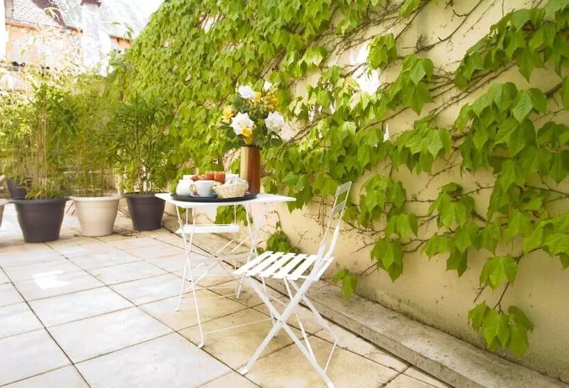 ホテル Hôtel Restaurant La Promenade