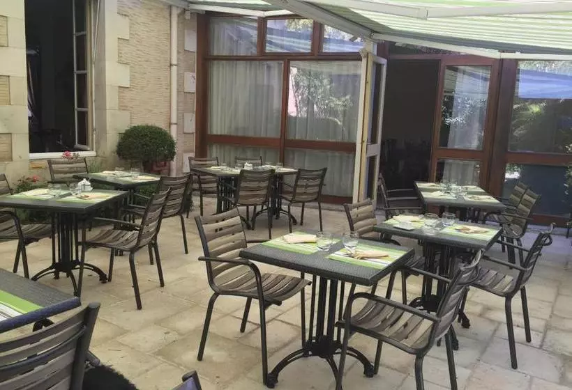 호텔 Logis Hôtel Le Lion D Or