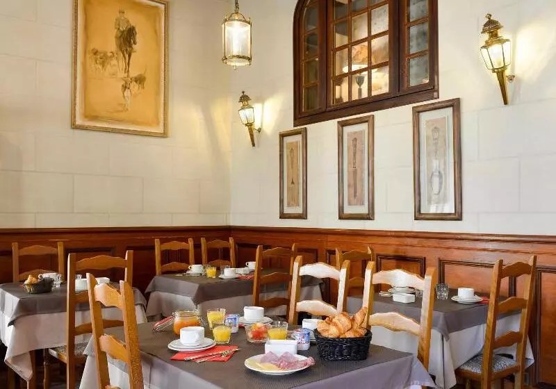 Отель Logis Hôtels Restaurant Le Relais Chenonceaux