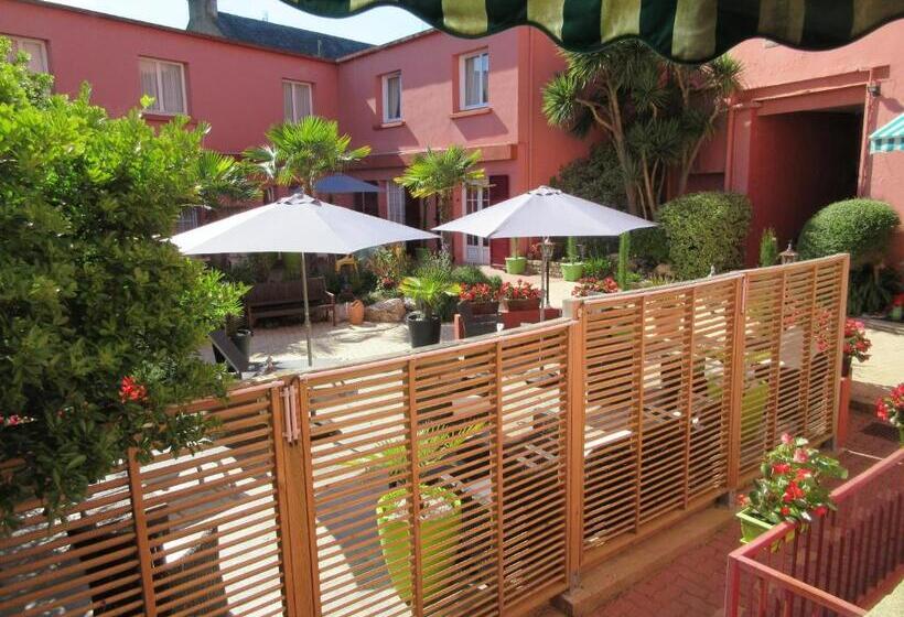 בית מלון כפרי Le Trianon