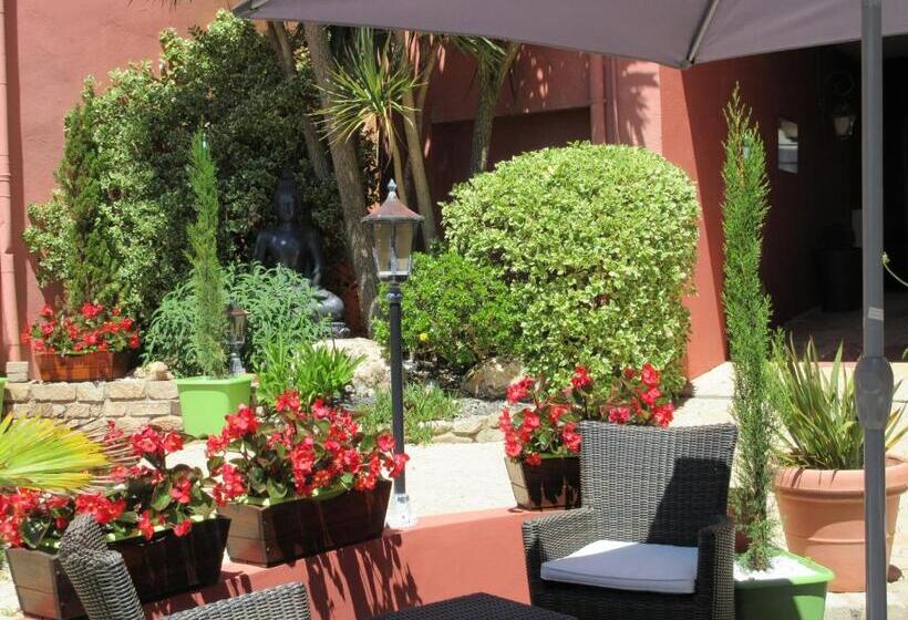 בית מלון כפרי Le Trianon