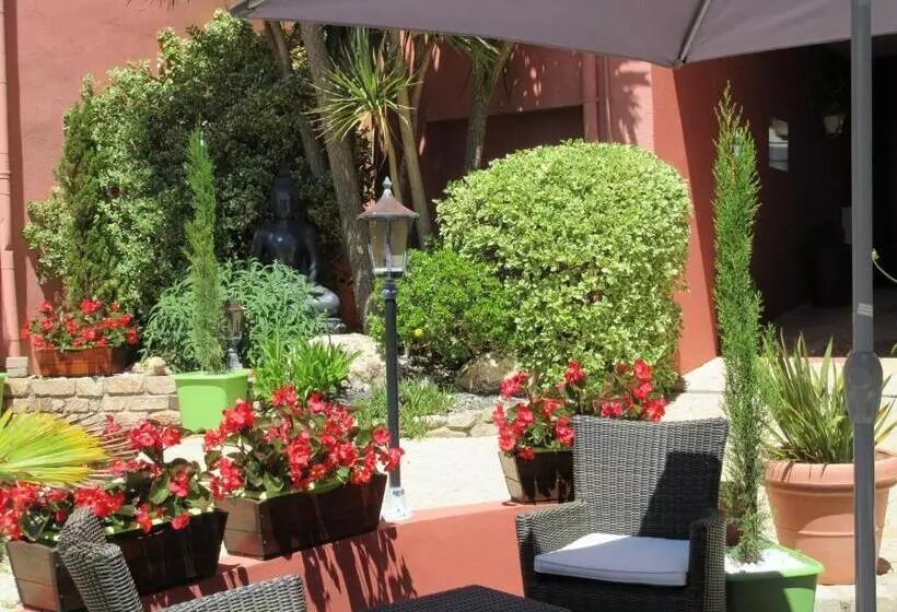 בית מלון כפרי Le Trianon