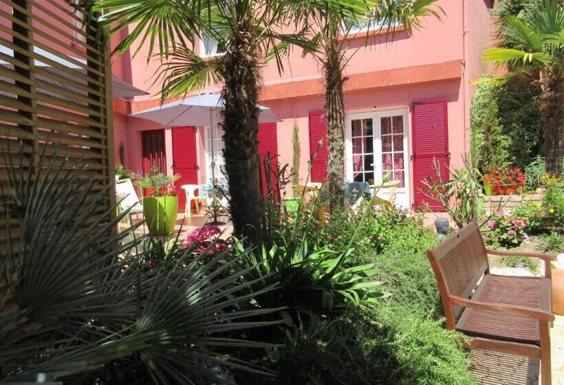 בית מלון כפרי Le Trianon