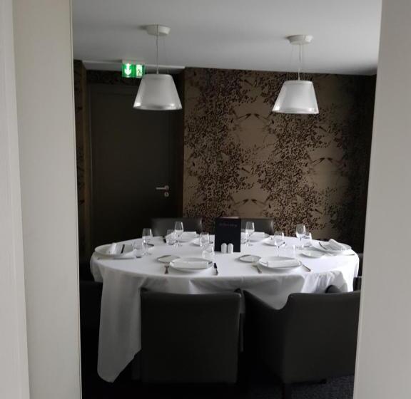 ホテル Logis Hôtel A La Bonne Auberge