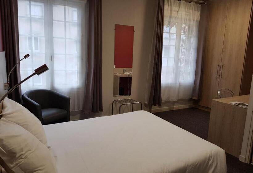 ホテル Logis Hôtel A La Bonne Auberge