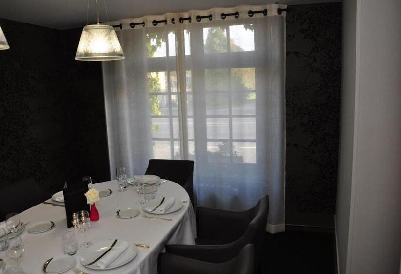 ホテル Logis Hôtel A La Bonne Auberge