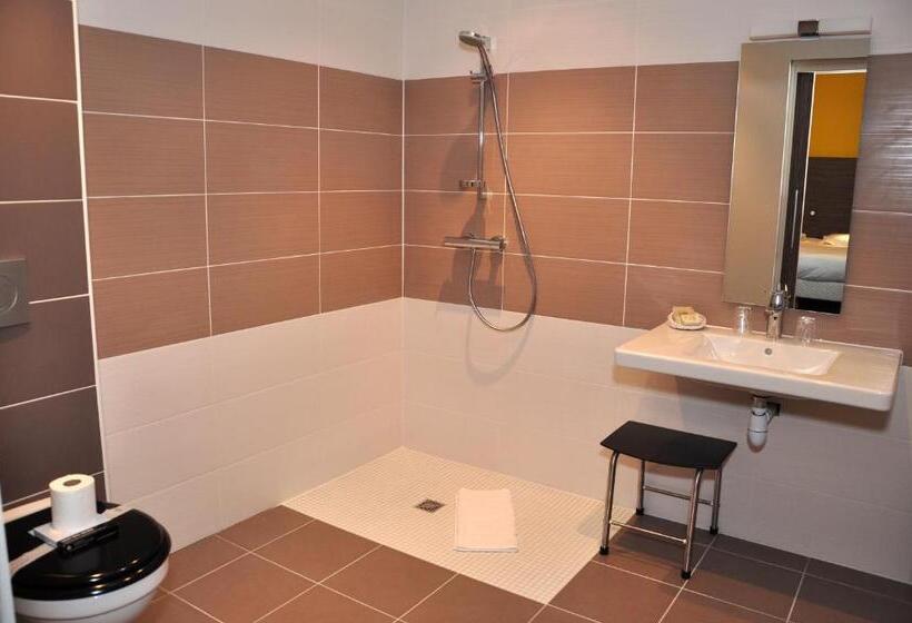 ホテル Logis Hôtel A La Bonne Auberge