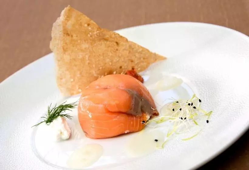 Logis Hotel De Paris