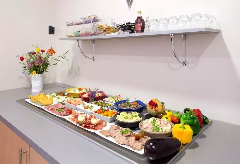 Logis Hotel De Paris