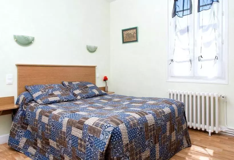 Logis Hotel De Paris