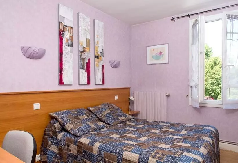 Logis Hotel De Paris