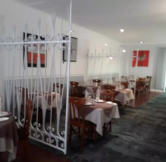 호텔 Logis Hôtel Le Lion D Or