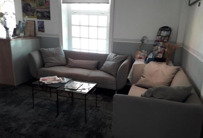 Hotel Logis Hôtel Le Lion D Or