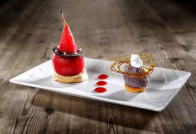 Отель Logis Hôtel Restaurant Les Voyageurs