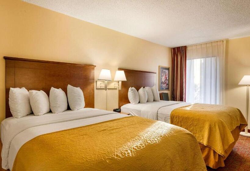 בית מלון כפרי Quality Inn