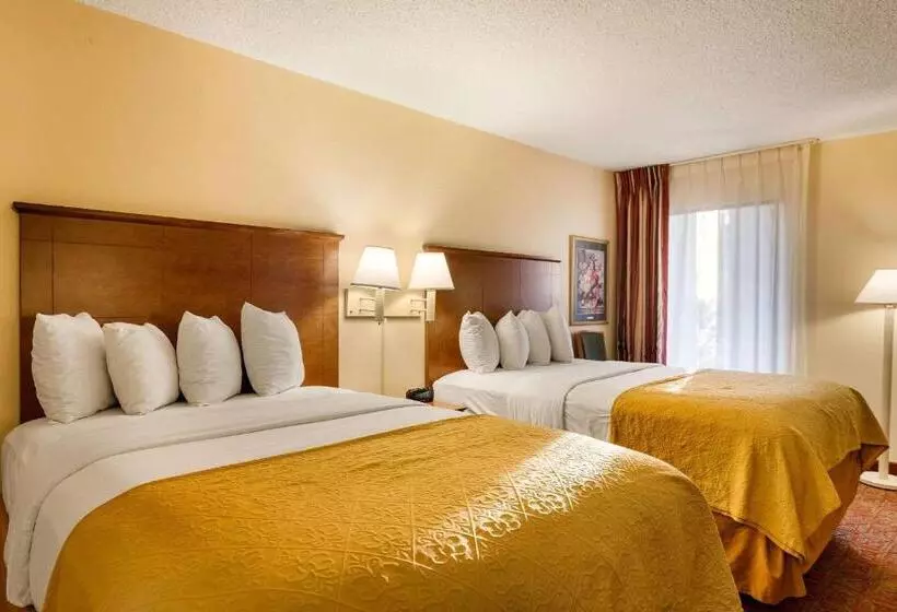 Отель Quality Inn